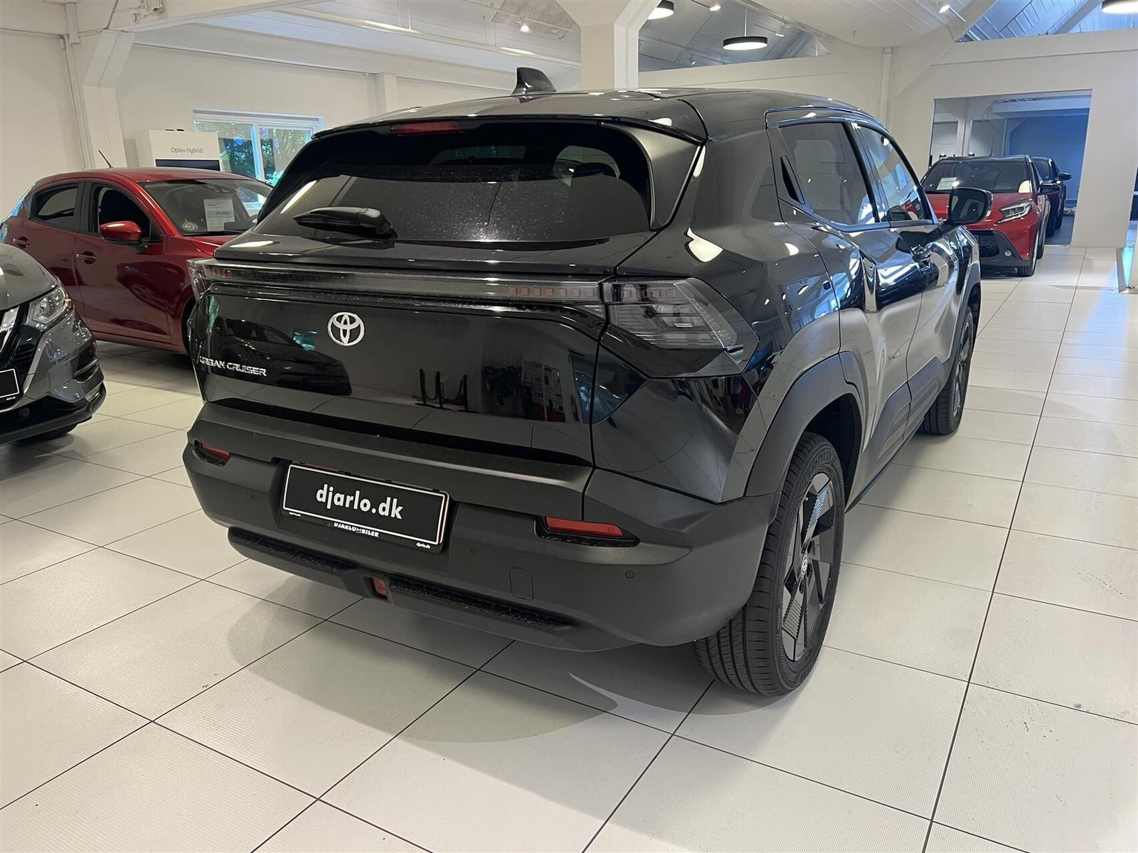 Sort Toyota Urban Cruiser fra 2025