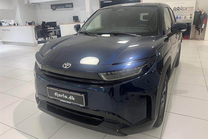 Blå Toyota Urban Cruiser fra 2025
