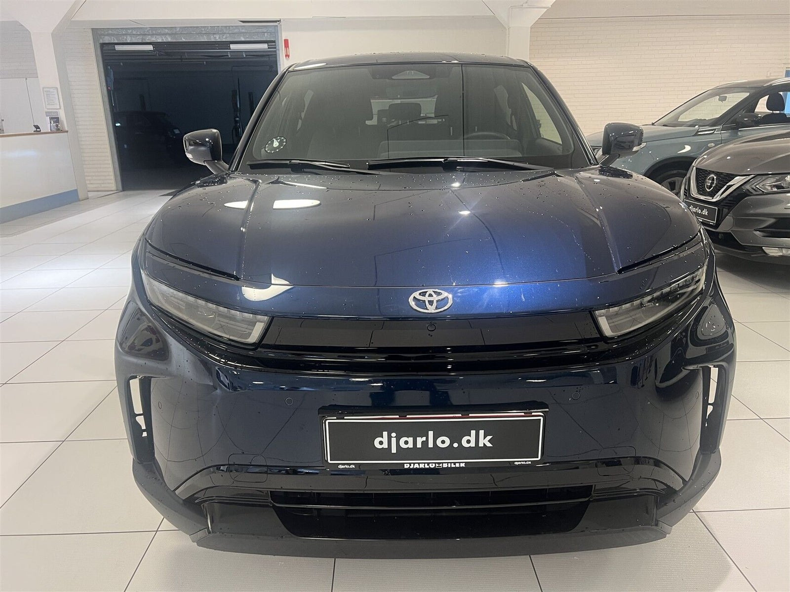 Blå Toyota Urban Cruiser fra 2025