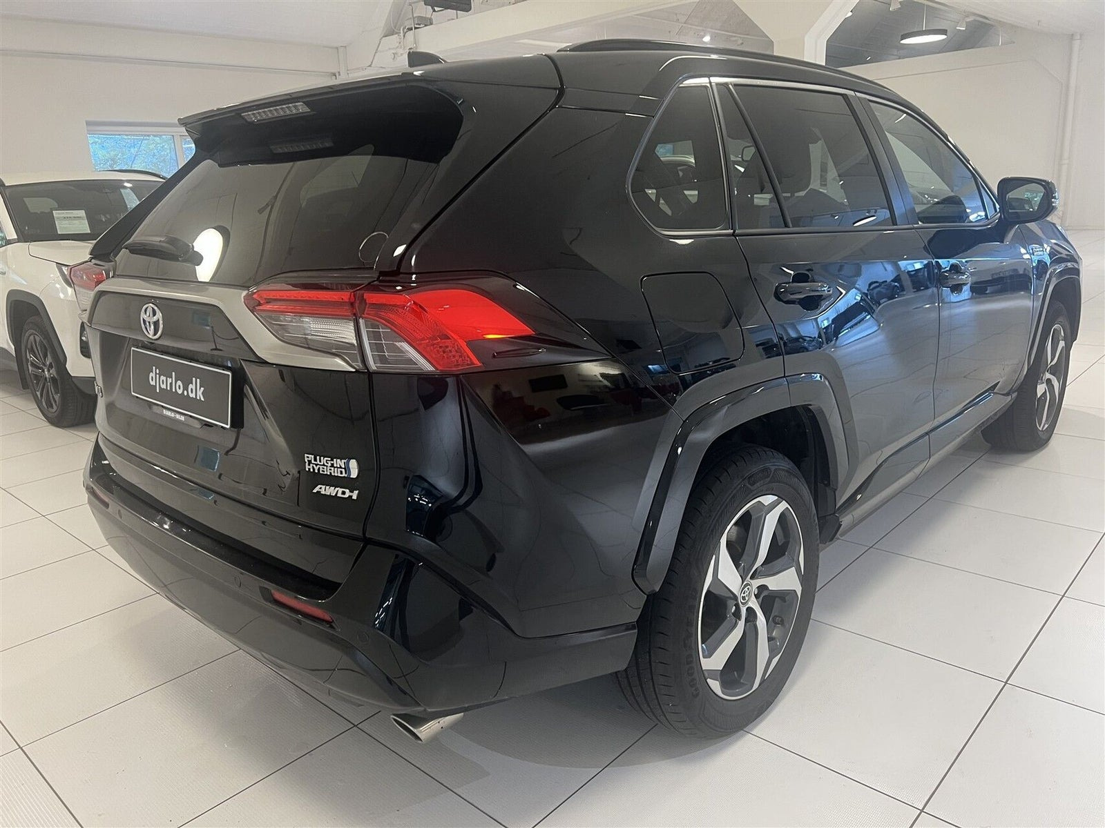Sort Toyota RAV4 fra 2021