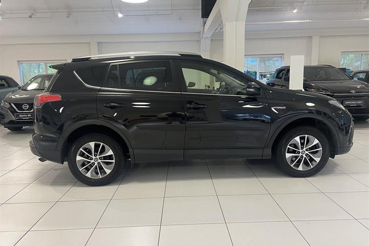 Sort Toyota RAV4 fra 2018