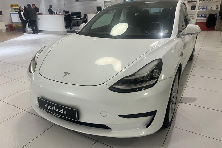 Hvid Tesla Model 3 fra 2020