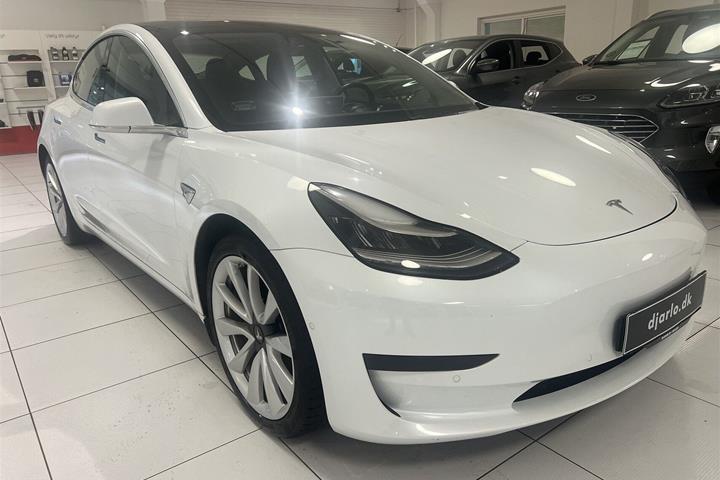 Hvid Tesla Model 3 fra 2020