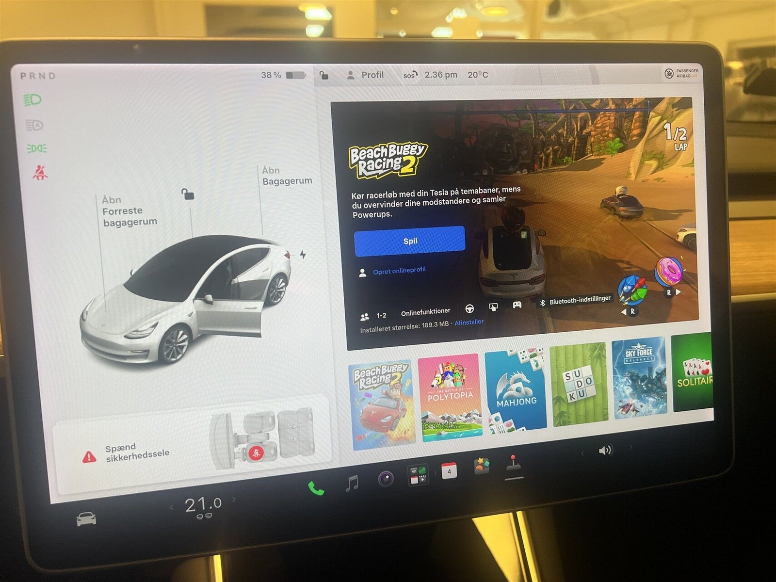 Hvid Tesla Model 3 fra 2020