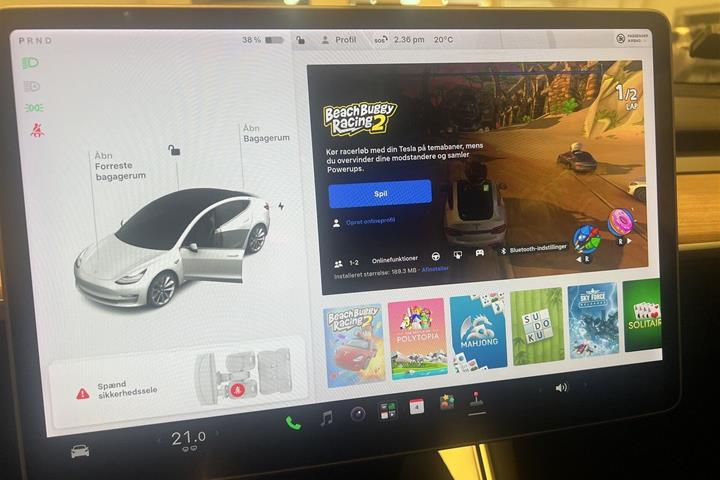 Hvid Tesla Model 3 fra 2020