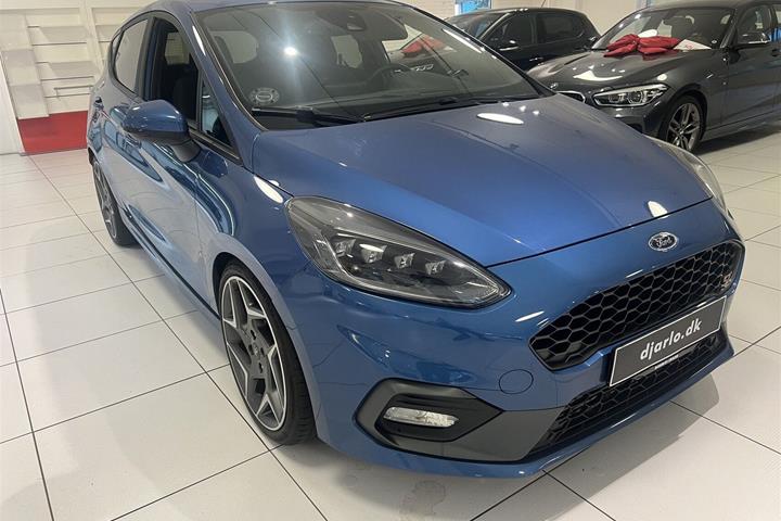 Blå Ford Fiesta fra 2018