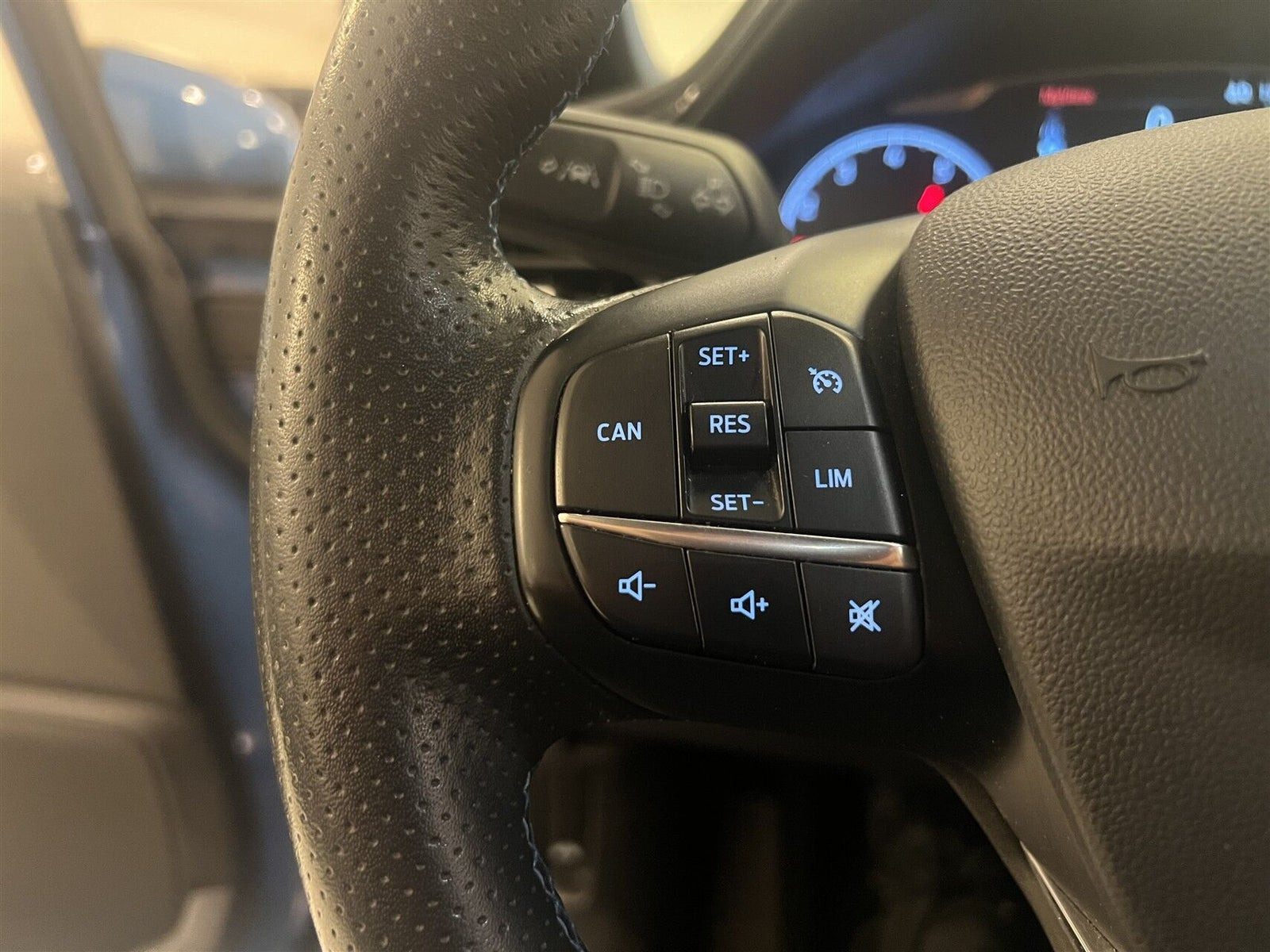 Blå Ford Fiesta fra 2018