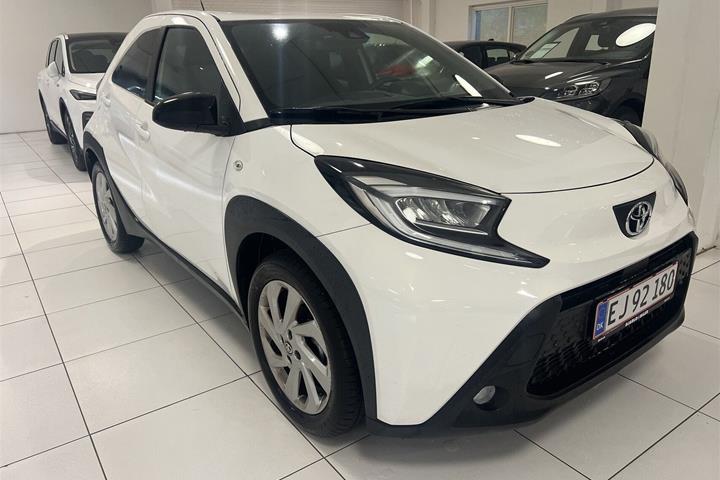 Hvid Toyota Aygo X fra 2025
