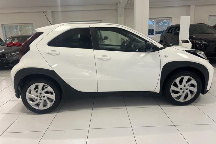 Hvid Toyota Aygo X fra 2025