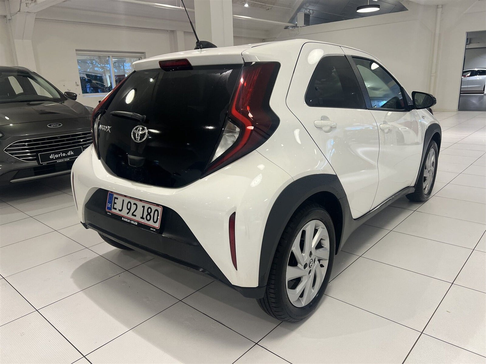 Hvid Toyota Aygo X fra 2025