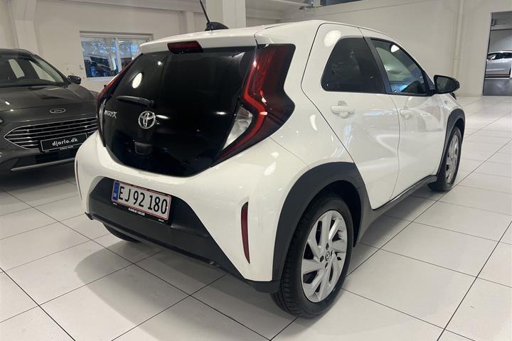 Hvid Toyota Aygo X fra 2025