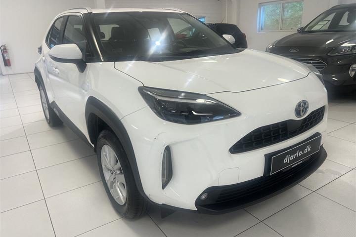 Hvid Toyota Yaris Cross fra 2022