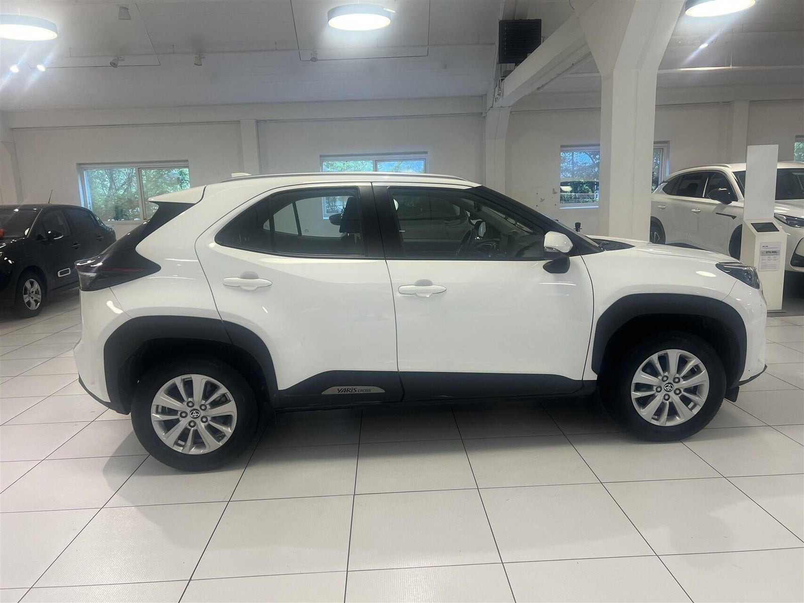 Hvid Toyota Yaris Cross fra 2022