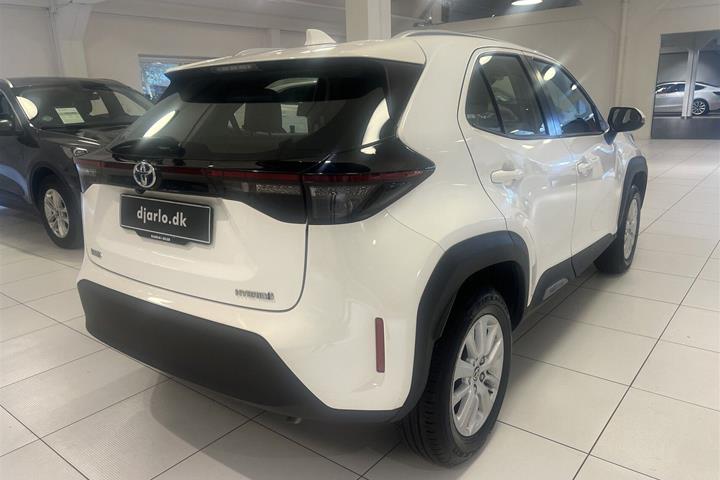 Hvid Toyota Yaris Cross fra 2022