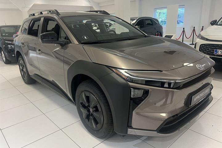Brun Toyota bZ4X Touring fra 2026