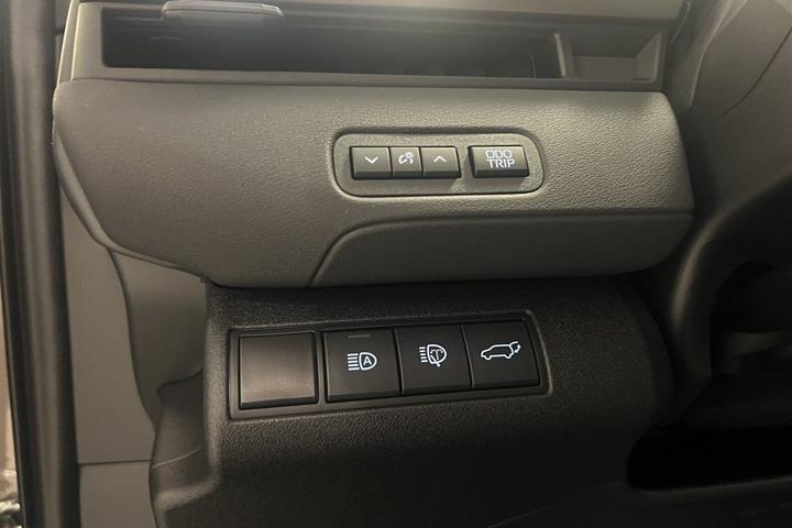 Brun Toyota bZ4X Touring fra 2026