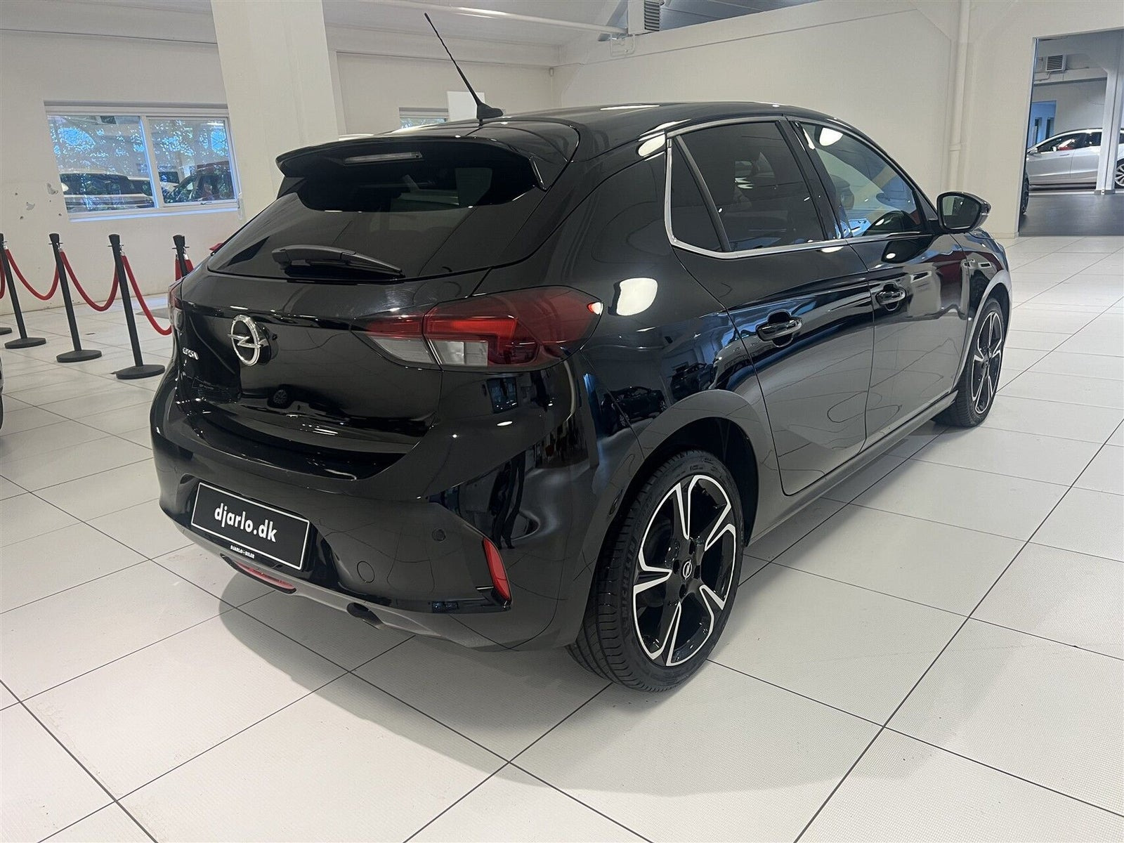 Sort Opel Corsa fra 2023