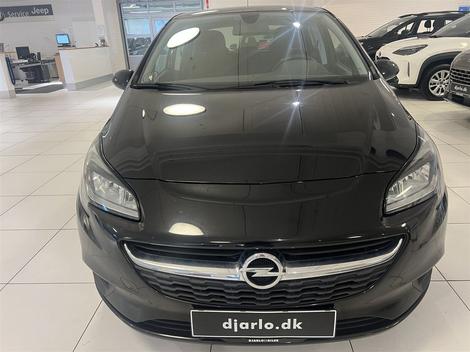 Sort Opel Corsa fra 2018