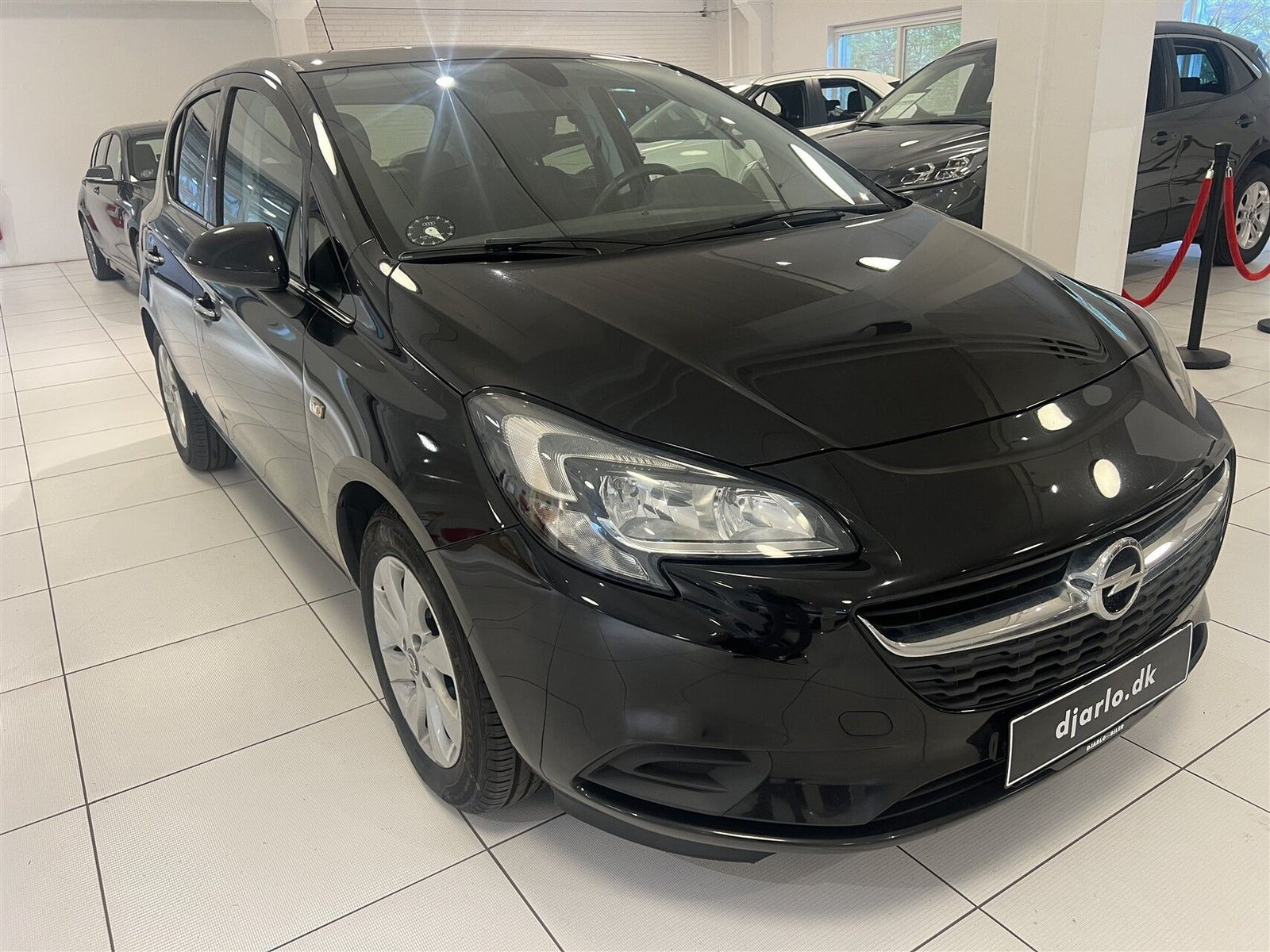 Sort Opel Corsa fra 2018