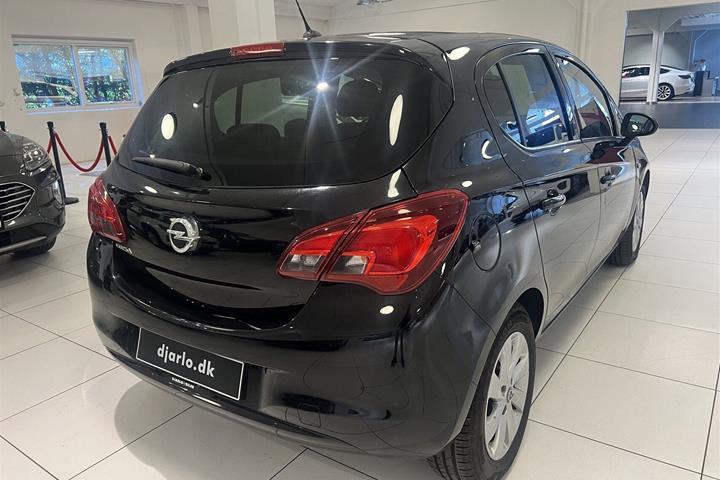 Sort Opel Corsa fra 2018