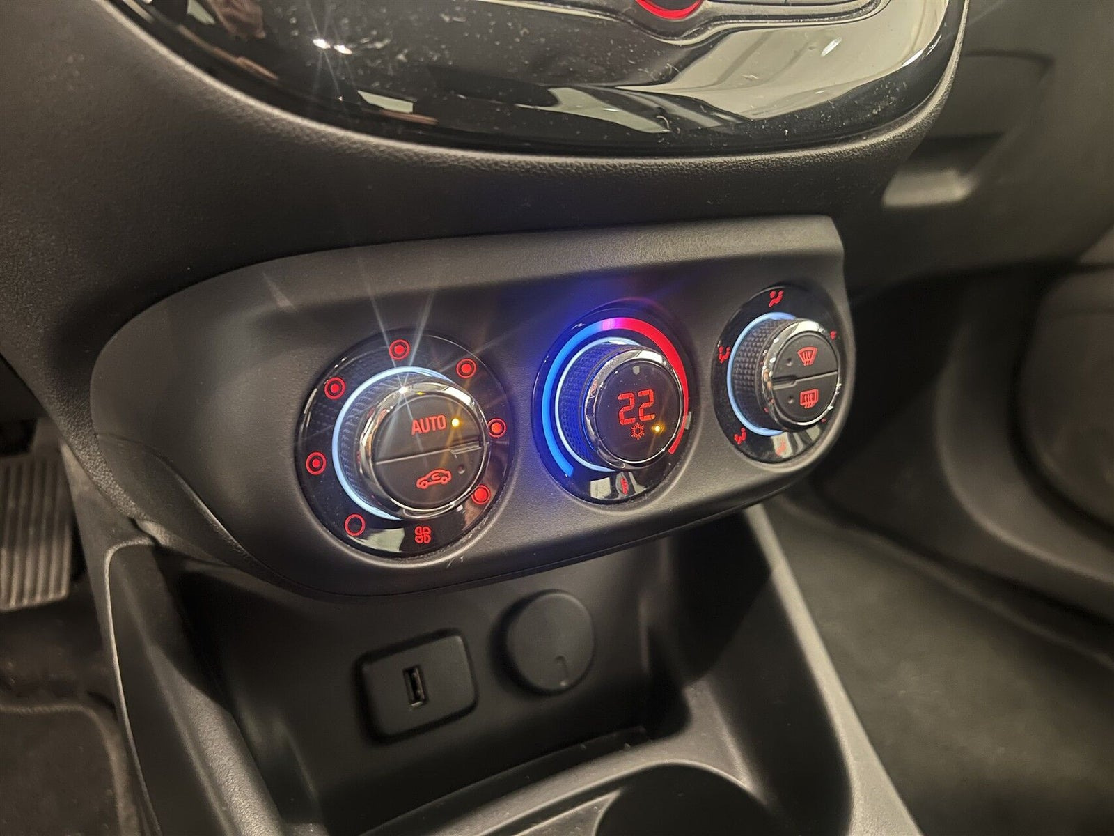 Sort Opel Corsa fra 2018