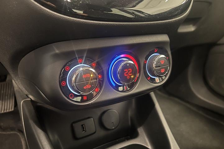 Sort Opel Corsa fra 2018