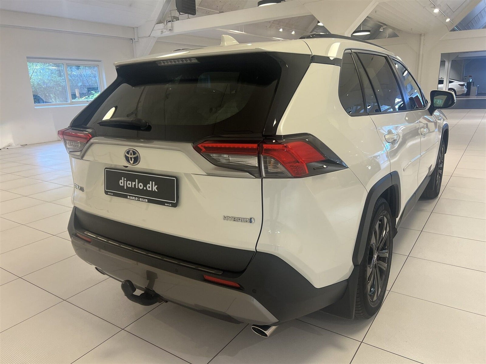 Hvid Toyota RAV4 fra 2019