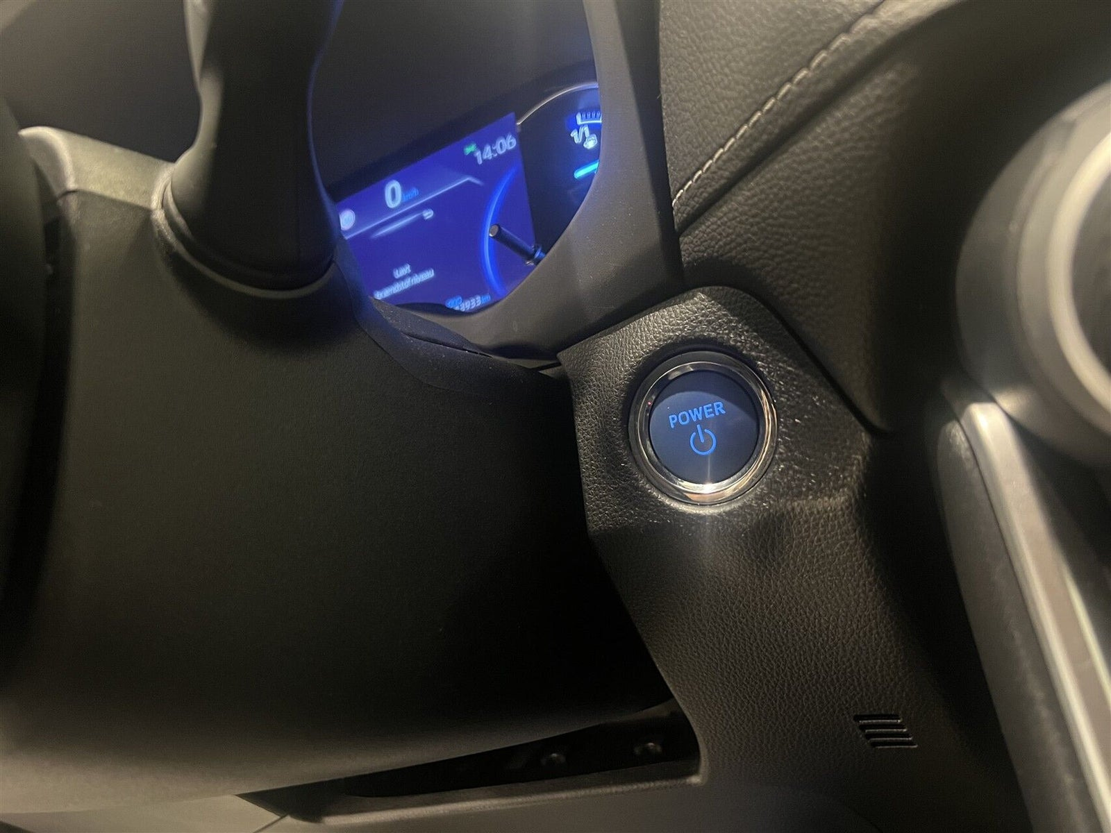 Hvid Toyota RAV4 fra 2019