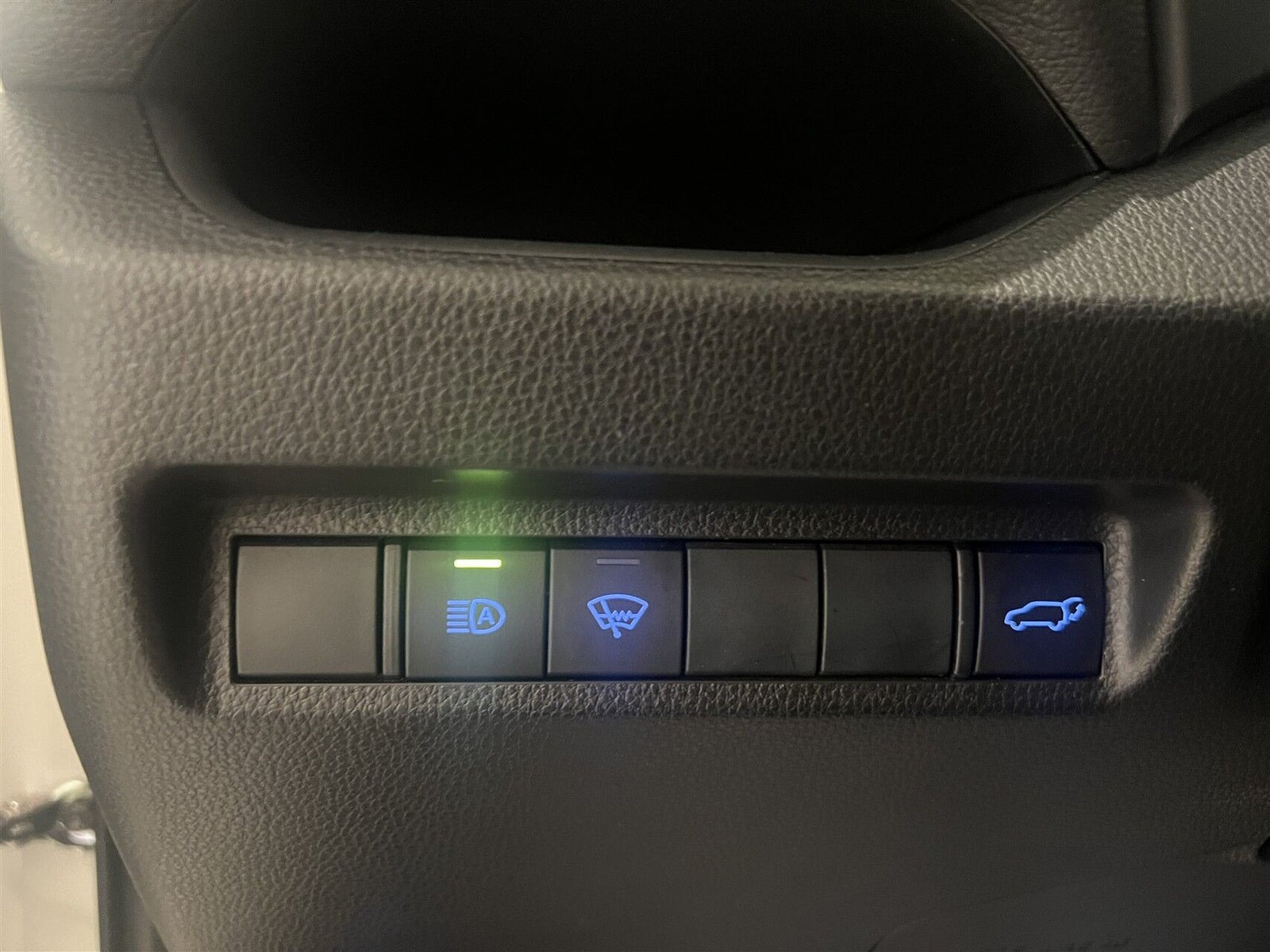 Hvid Toyota RAV4 fra 2019