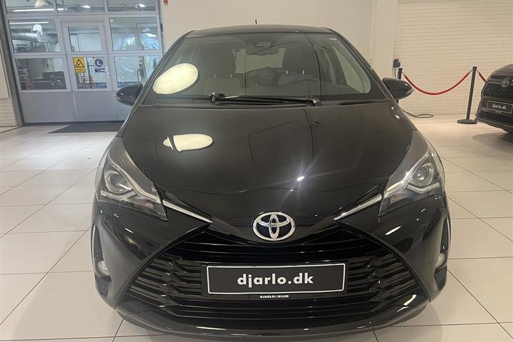 Sort Toyota Yaris fra 2019