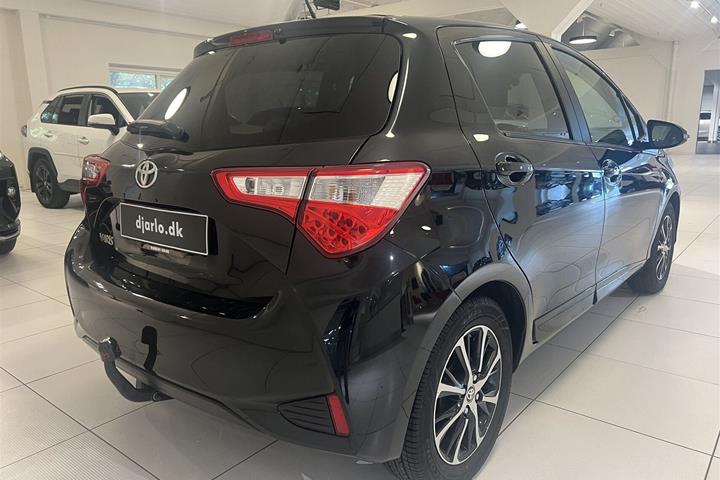 Sort Toyota Yaris fra 2019