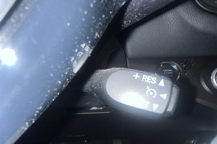 Sort Toyota Yaris fra 2019