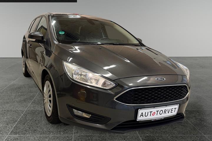 Grå Ford Focus fra 2015