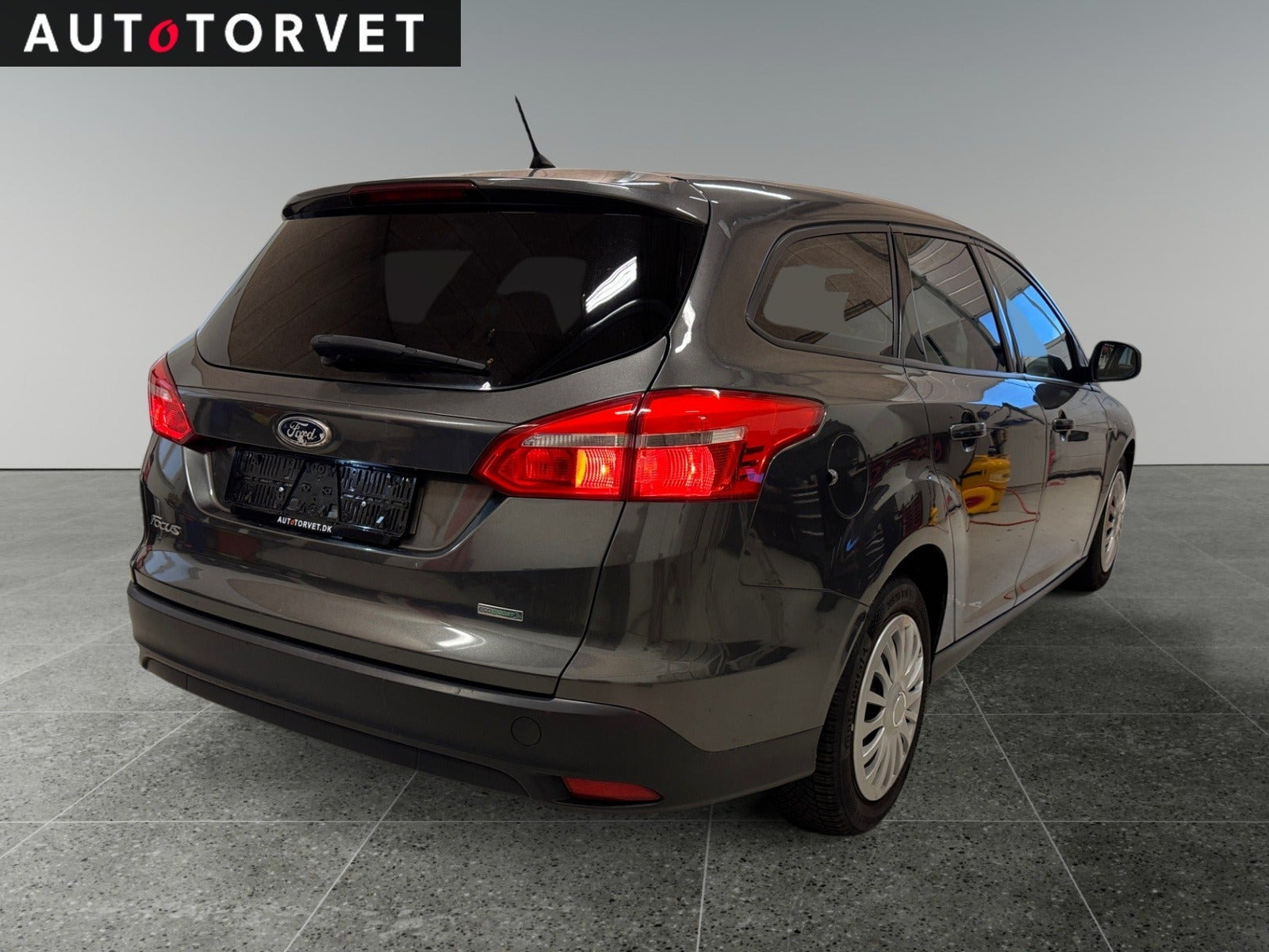 Grå Ford Focus fra 2015