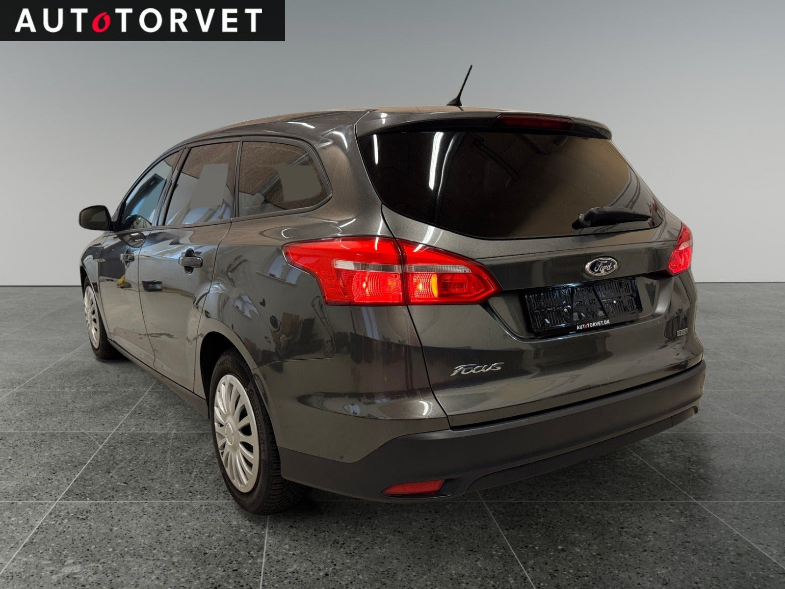 Grå Ford Focus fra 2015