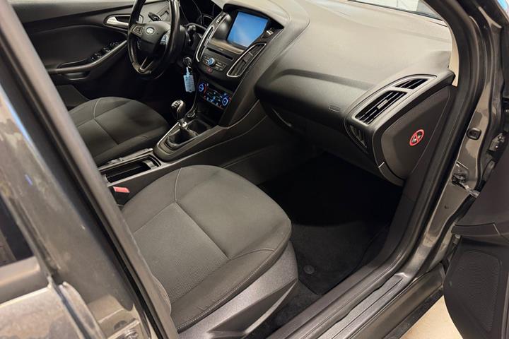 Grå Ford Focus fra 2015