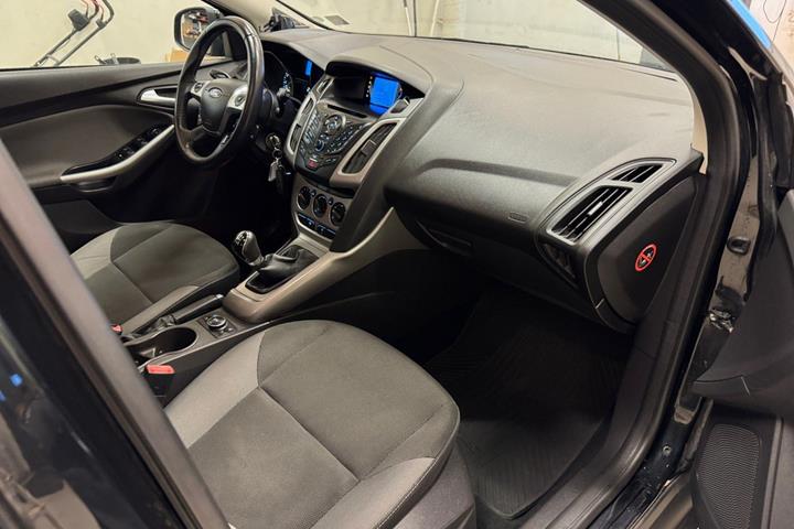 Sort Ford Focus fra 2012