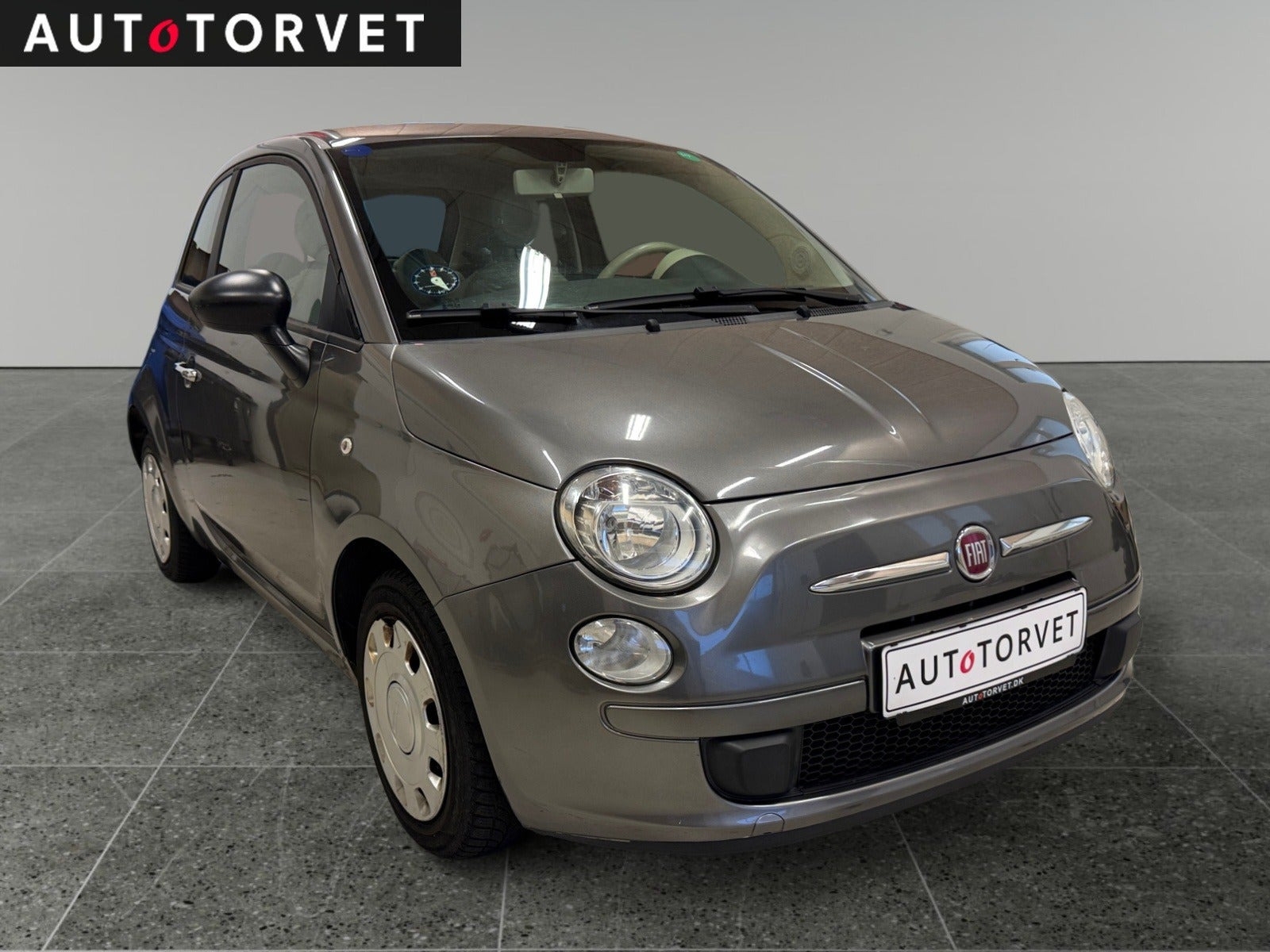 Grå Fiat 500 fra 2008