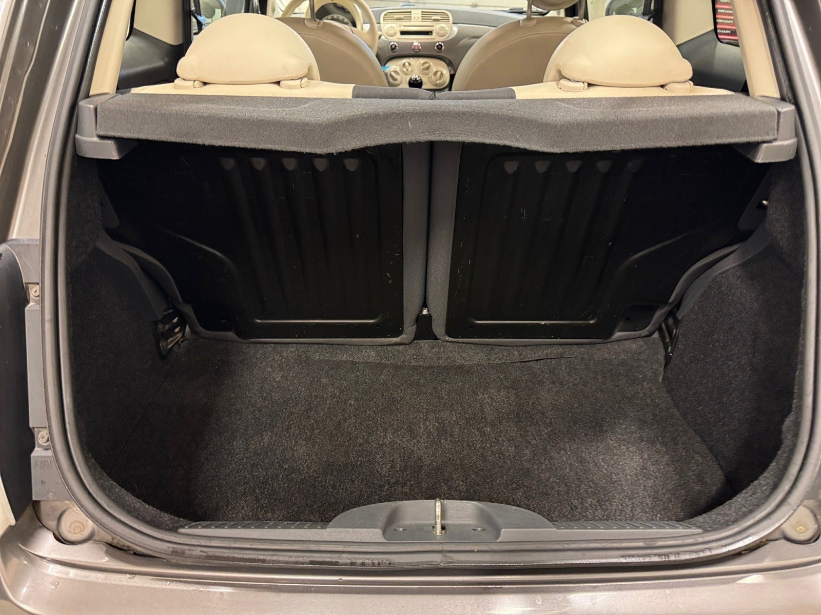 Grå Fiat 500 fra 2008