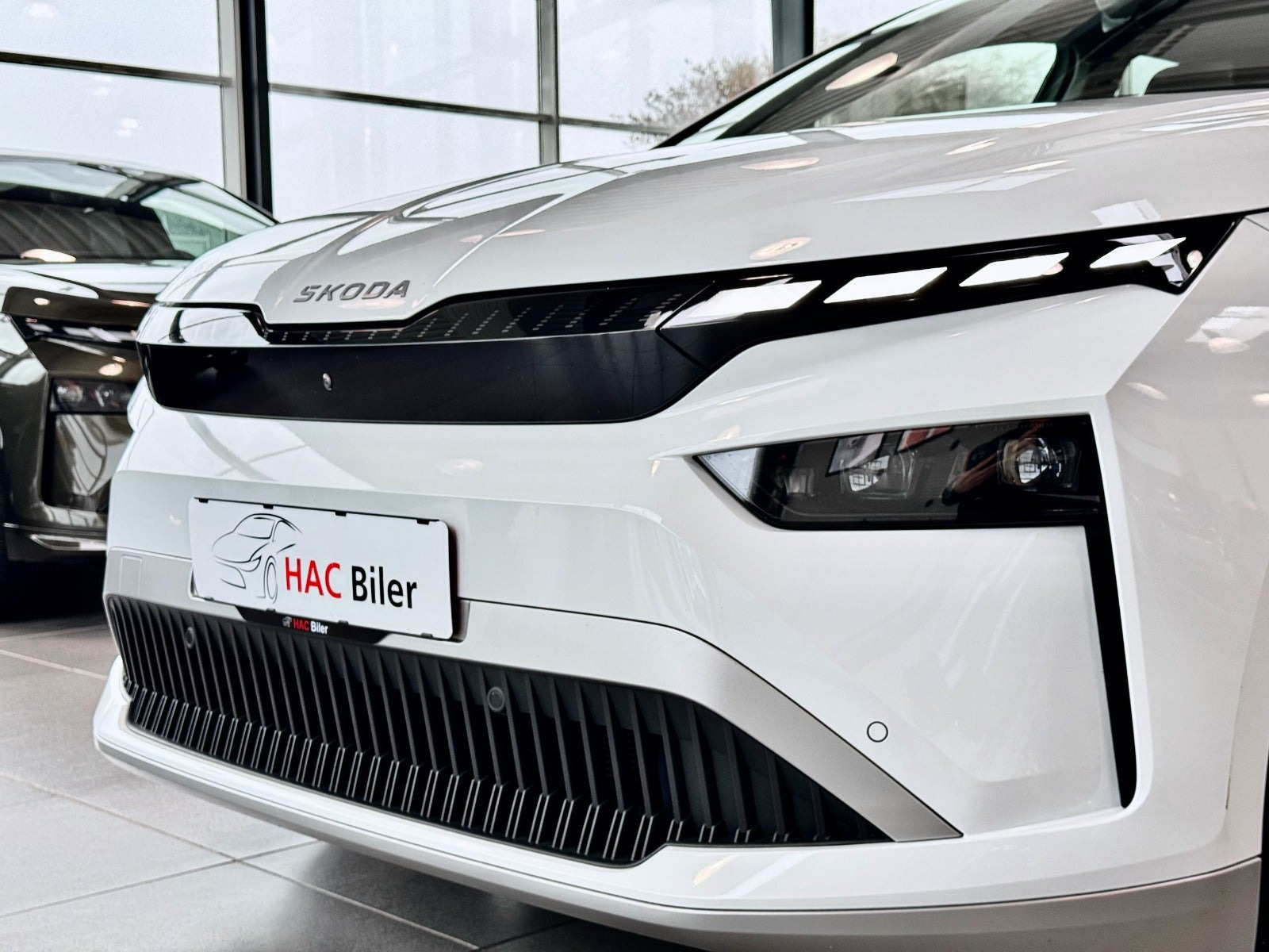 Hvid Skoda Enyaq fra 2026