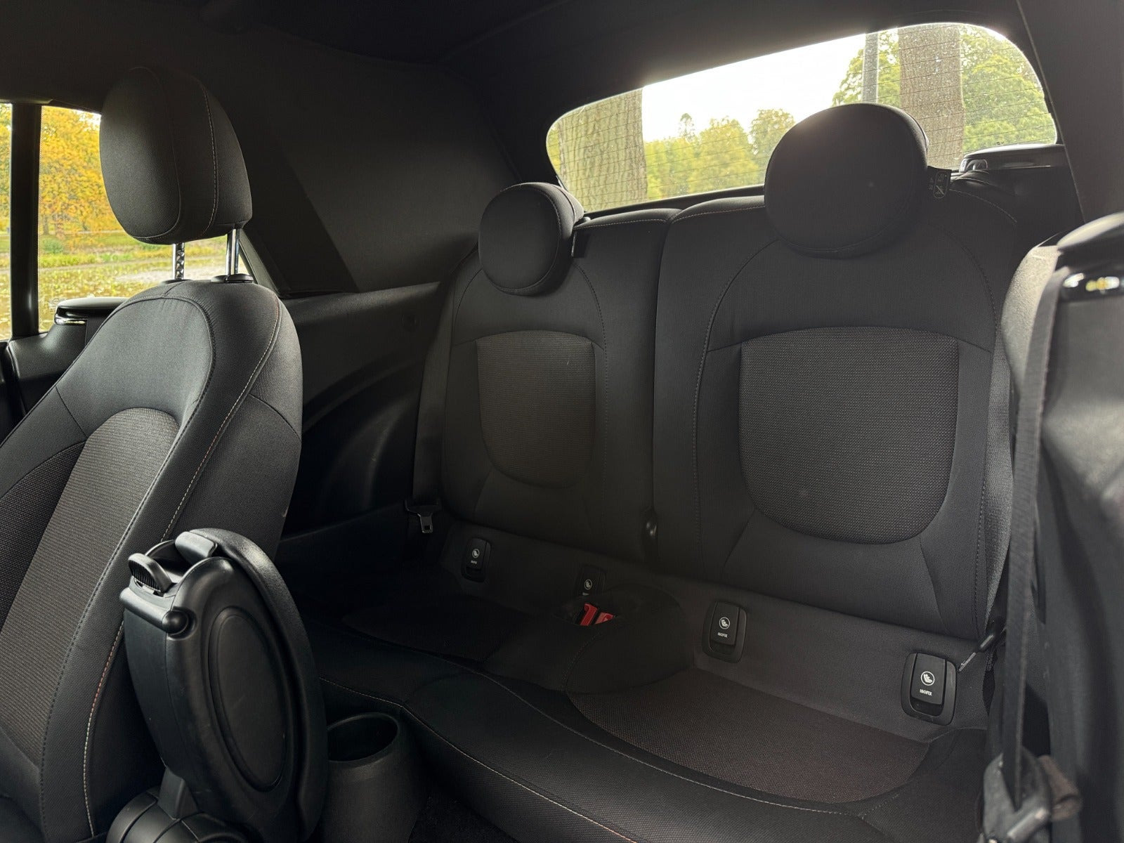 Grå Mini Cooper fra 2021