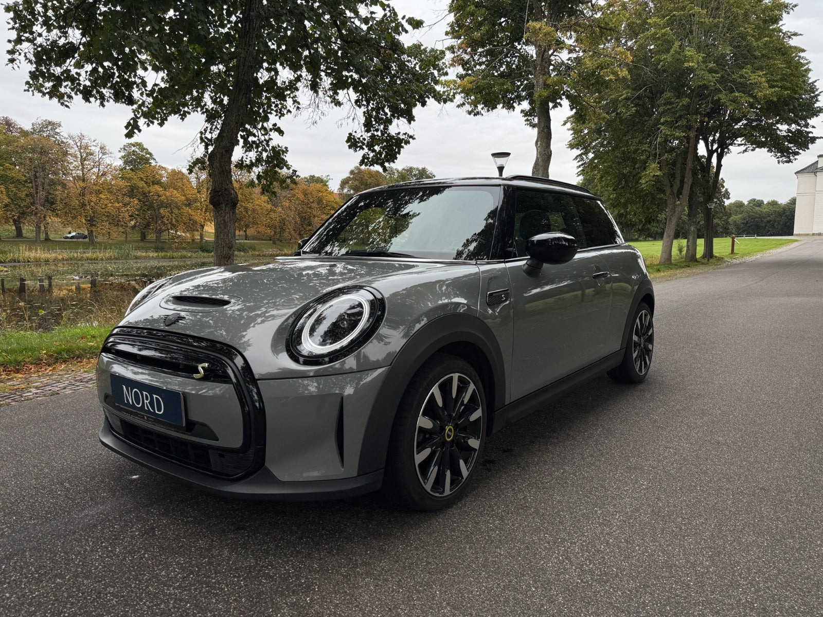 Grå Mini Cooper SE fra 2021