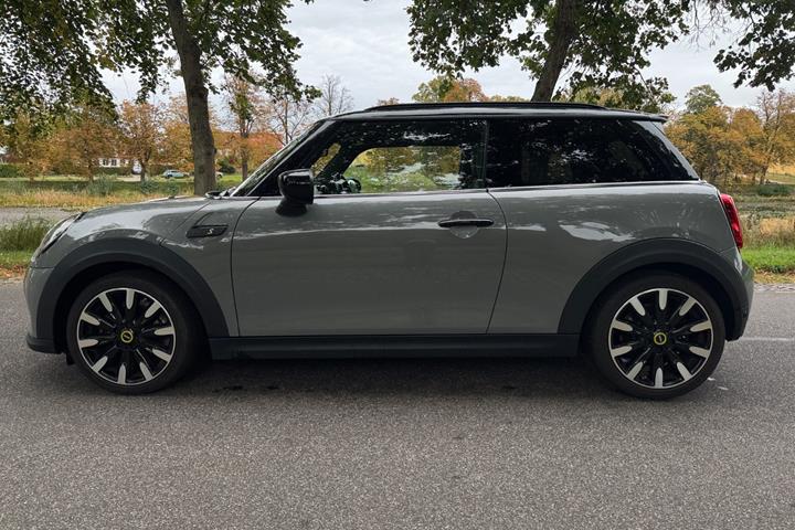 Grå Mini Cooper SE fra 2021