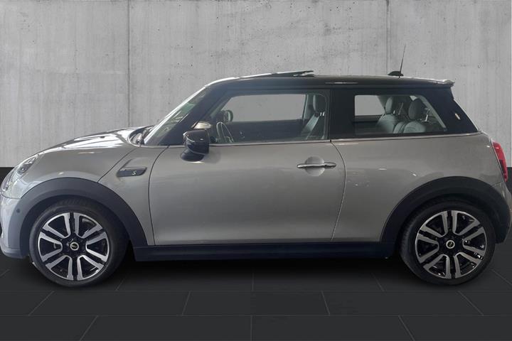 Sølv Mini Cooper SE fra 2023