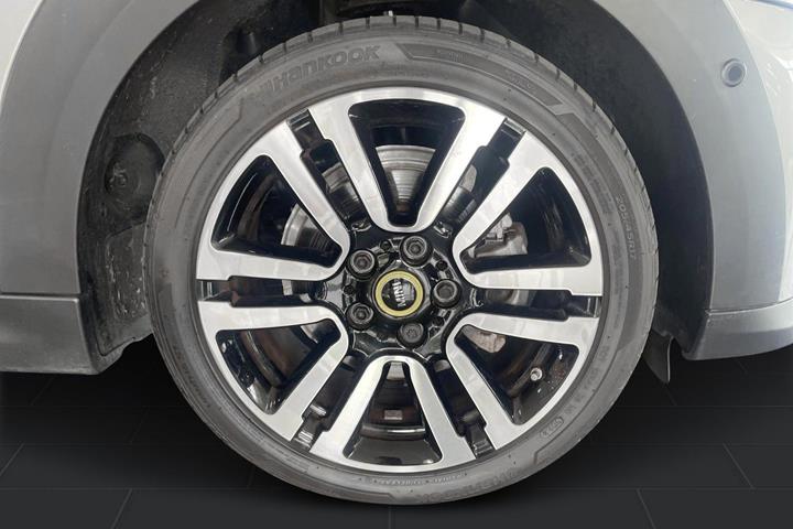 Sølv Mini Cooper SE fra 2023