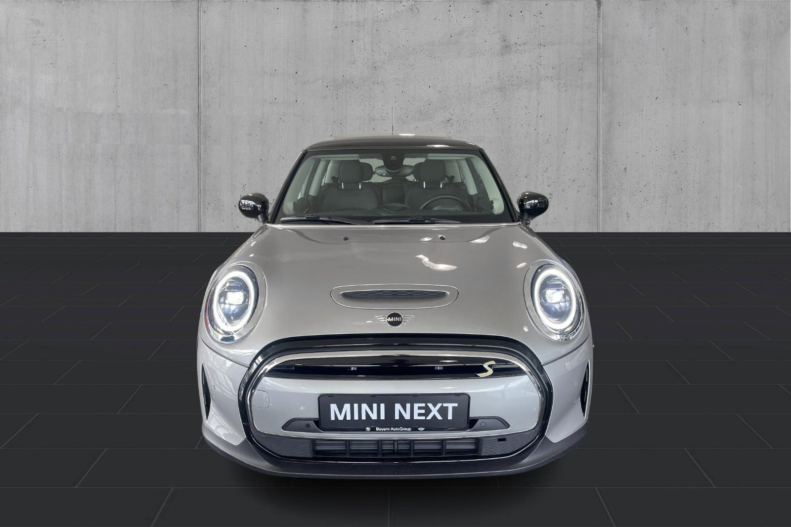 Sølv Mini Cooper SE fra 2023