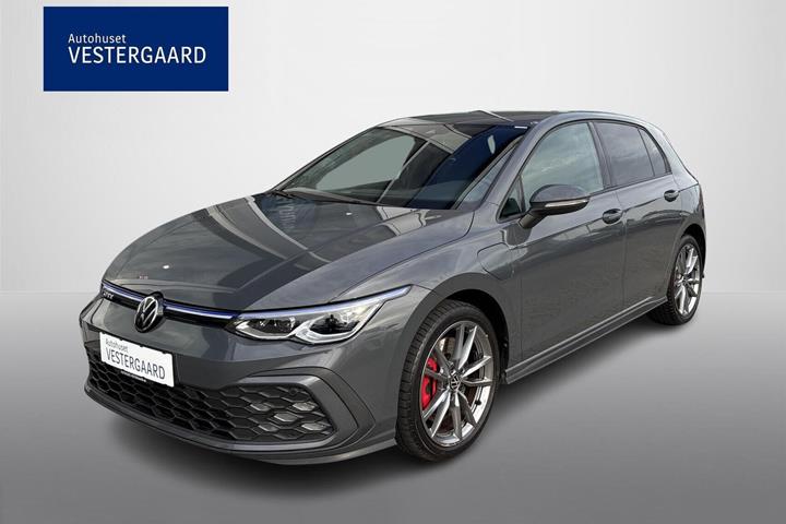 Grå VW Golf VIII fra 2022