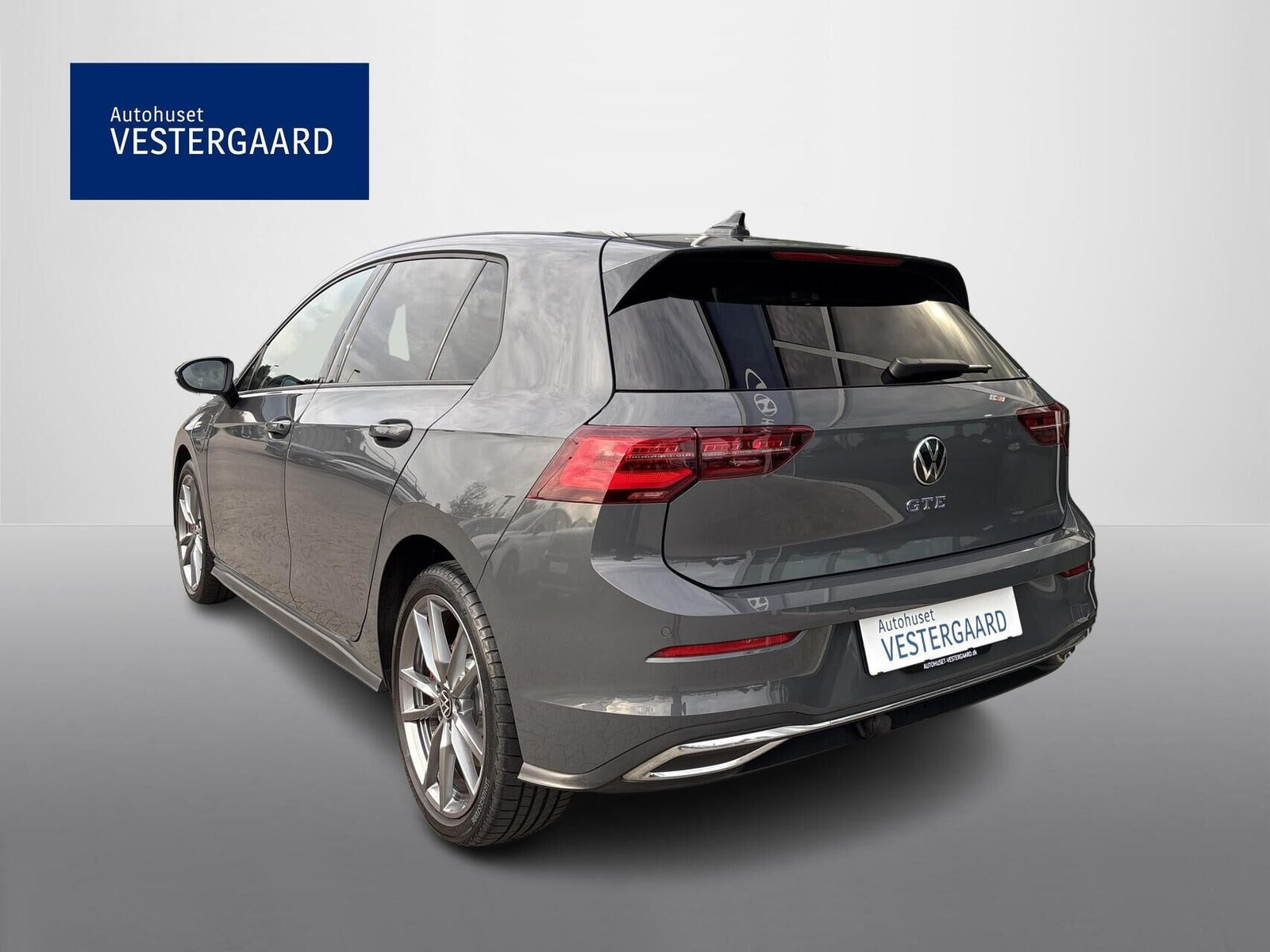 Grå VW Golf VIII fra 2022