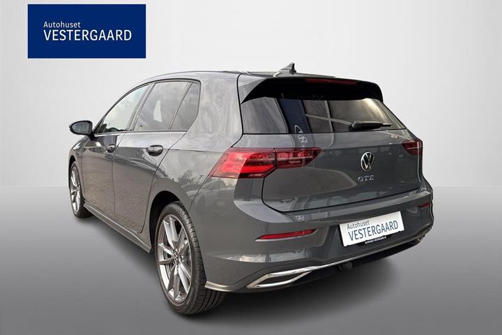 Grå VW Golf VIII fra 2022