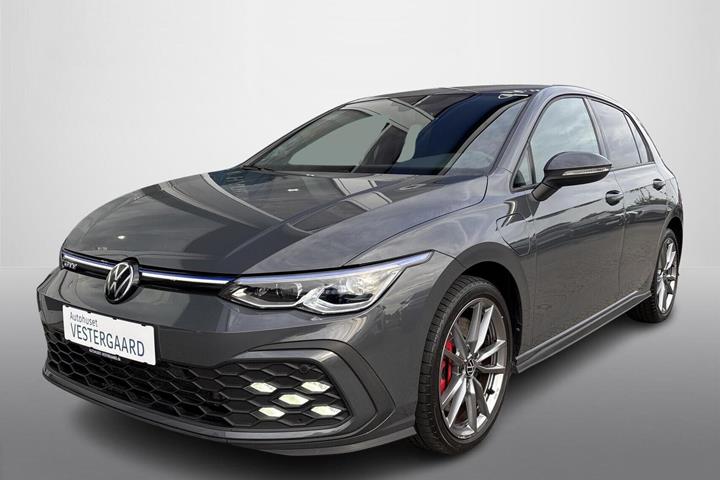 Grå VW Golf VIII fra 2022